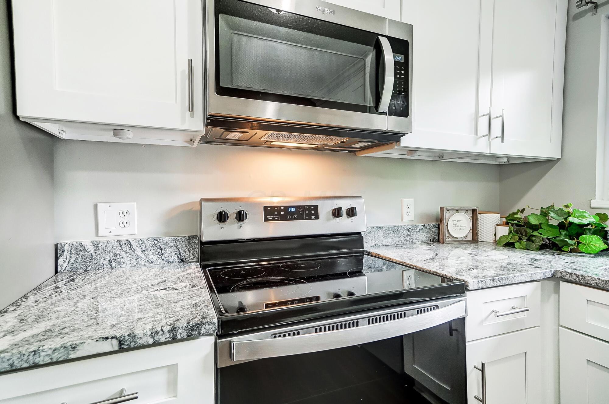6436 Karl Road Columbus, OH 43229 - Photo 9 of 37 Stainless Steel Appliances