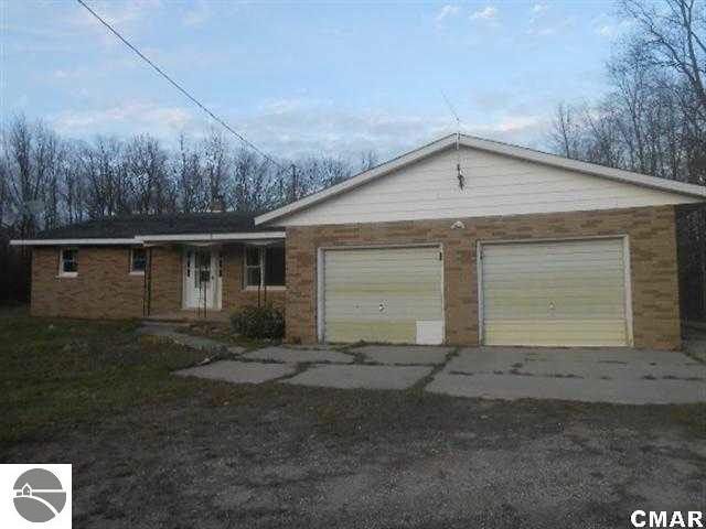 5205 South Wise Road Shepherd, MI 48883 - Photo 1 of 12 1770243.JPG