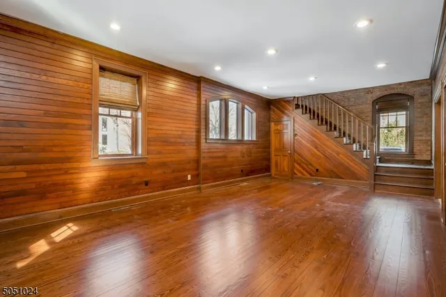 $6,500 | 10 Oak Street, Morristown, NJ 07960