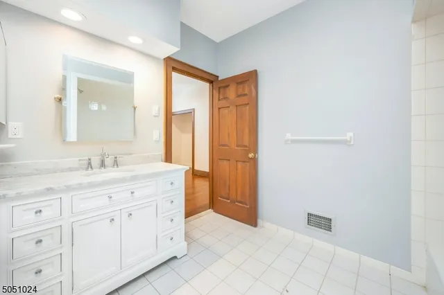 $6,500 | 10 Oak Street, Morristown, NJ 07960