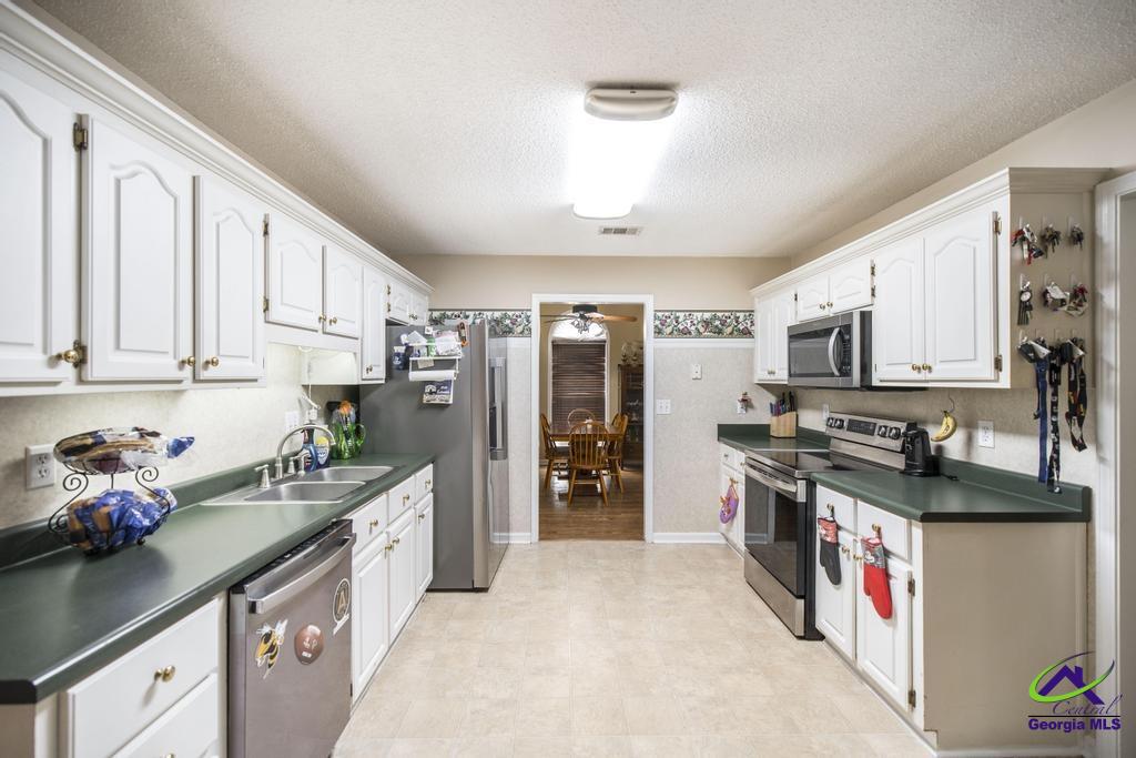 1828 South Houston Lake Road Kathleen, GA 31047 - Photo 15 of 44 Gallery Image 15