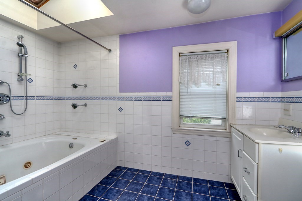 22 Parkway Road Newton, MA 02460 - Photo 14 of 27 Gallery Image 14