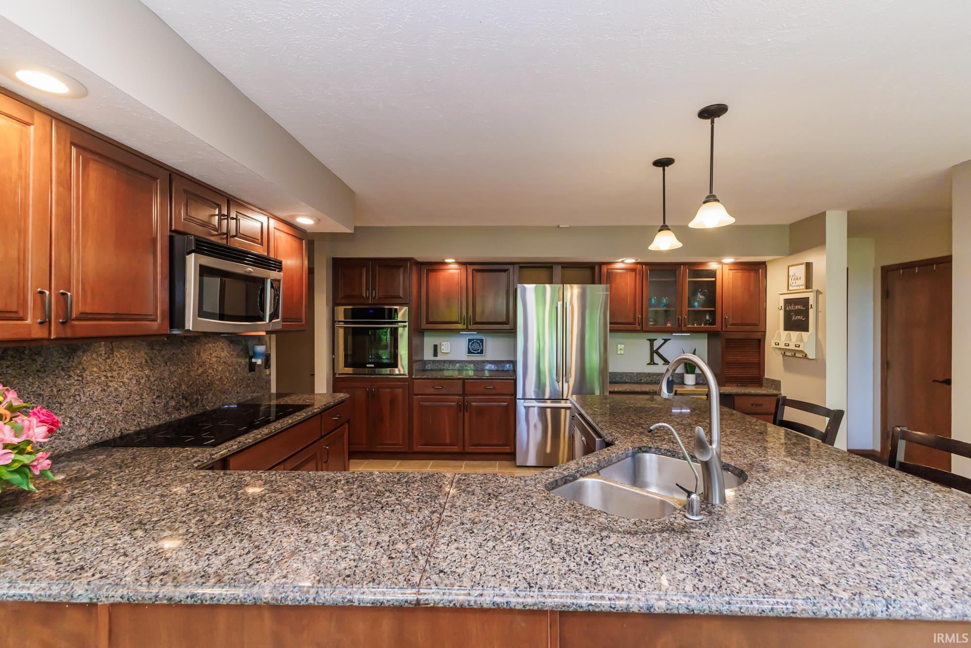 7509 West River Road Yorktown, IN 47396 - Photo 15 of 36