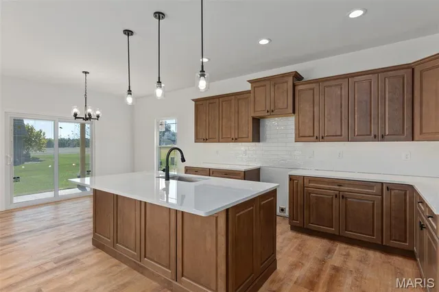 $549,000 | 1510 Kathleen Drive, Staunton, IL 62088