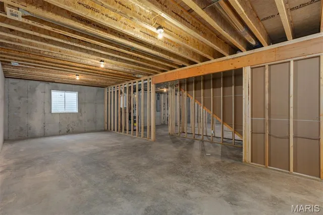 $549,000 | 1510 Kathleen Drive, Staunton, IL 62088