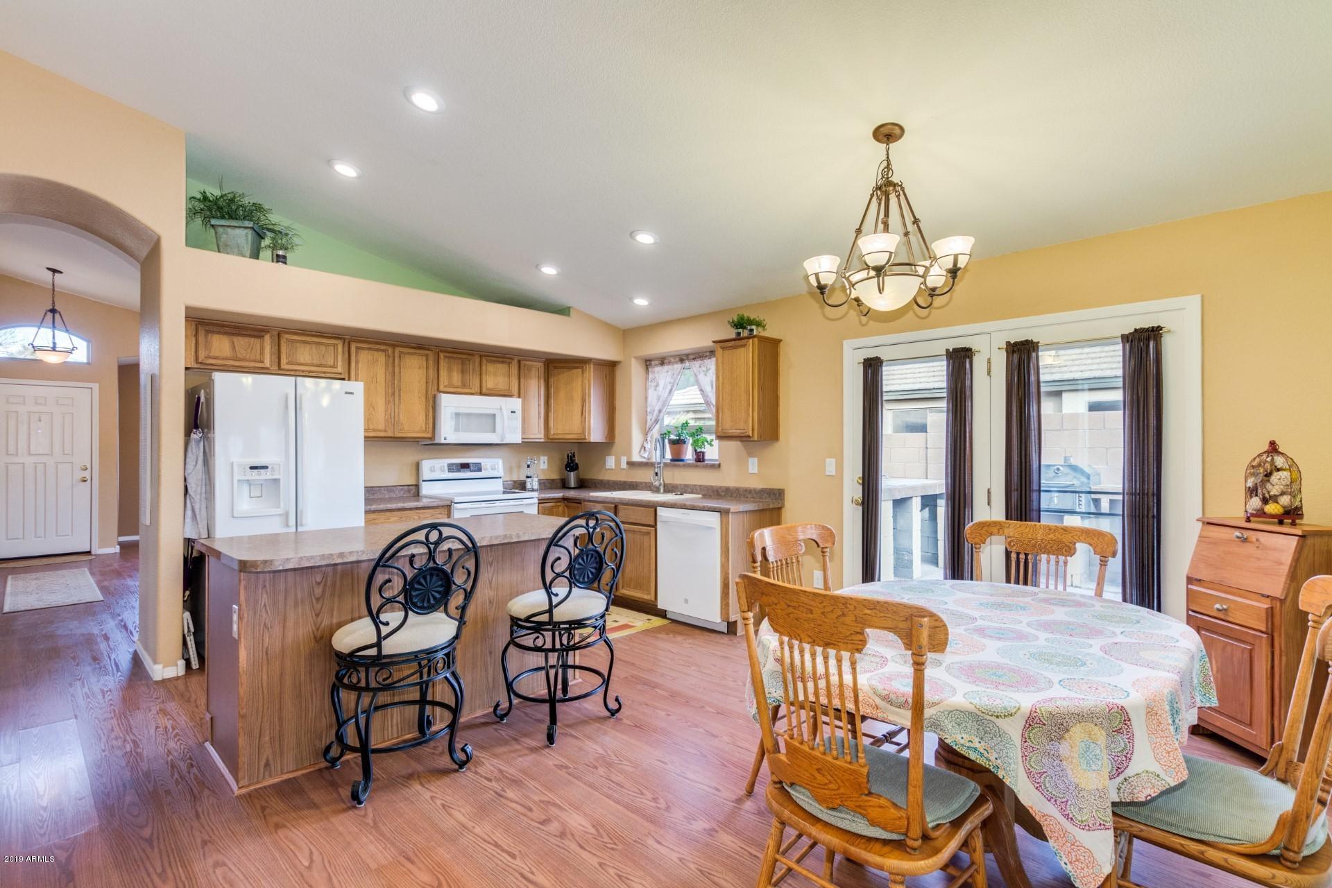 3871 East Baranca Road Gilbert, AZ 85297 - Photo 16 of 21 Kitchen
