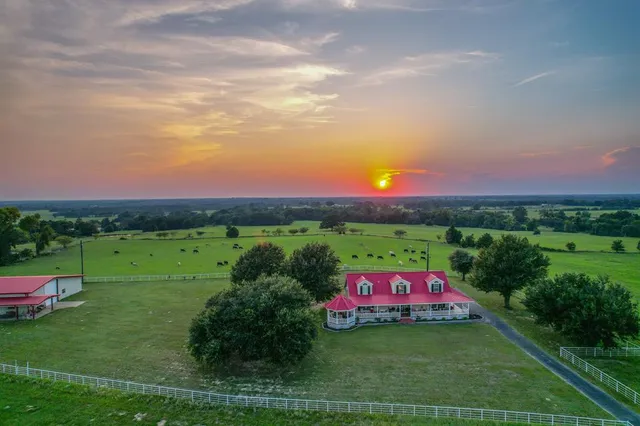 a view of a outdoor space
