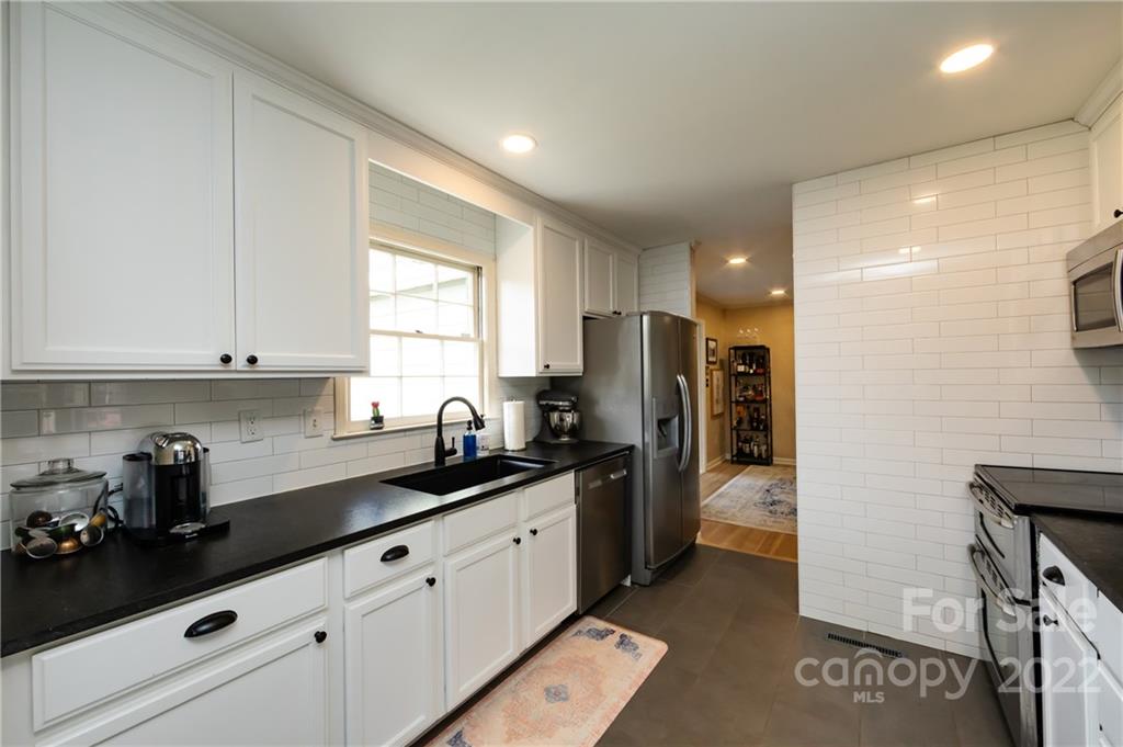 4032 Rutherford Drive Charlotte, NC 28210 - Photo 18 of 48 Gallery Image 18