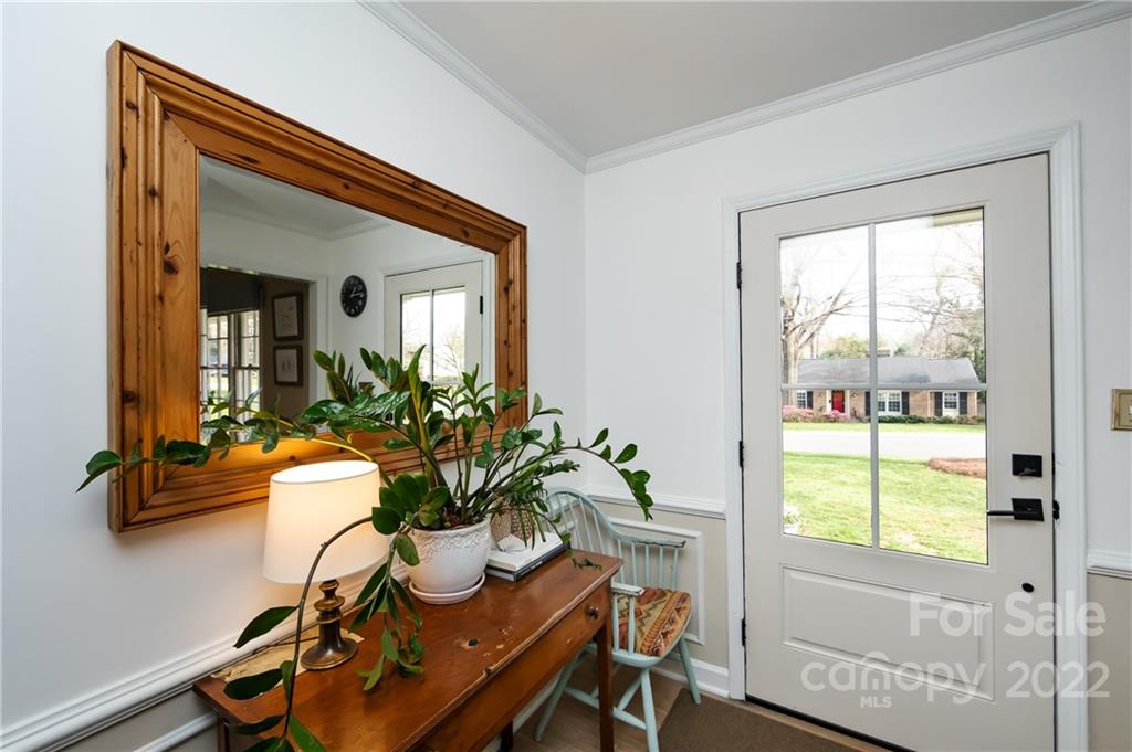 4032 Rutherford Drive Charlotte, NC 28210 - Photo 4 of 48 Gallery Image 4