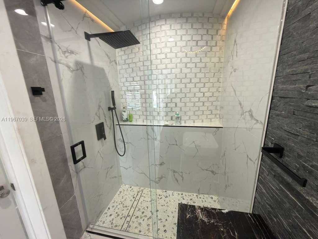 4801 West Park Road Hollywood, FL 33021 - Photo 20 of 30 a bathroom with a shower