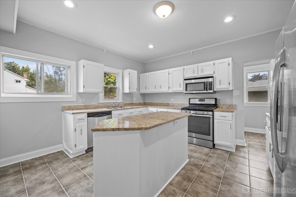 321 East Main Street Plano, IL 60545 - Photo 9 of 24