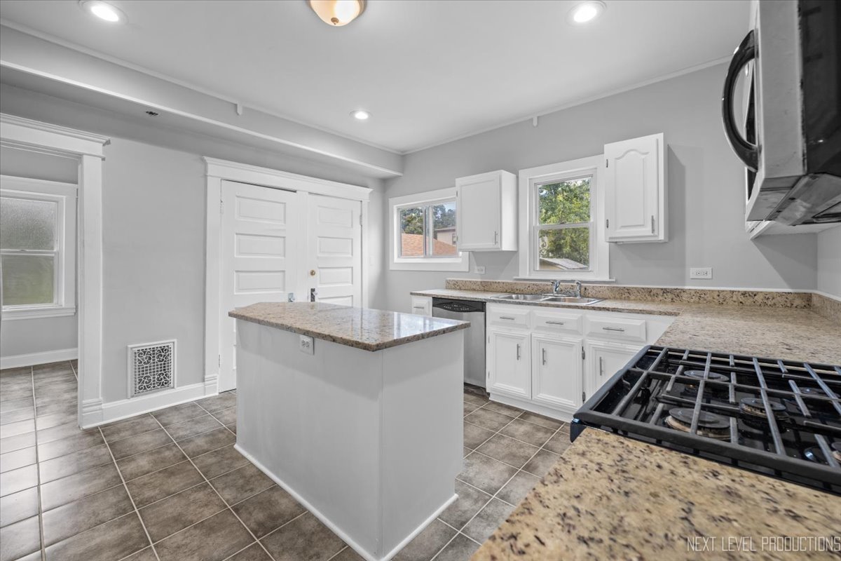 321 East Main Street Plano, IL 60545 - Photo 10 of 24