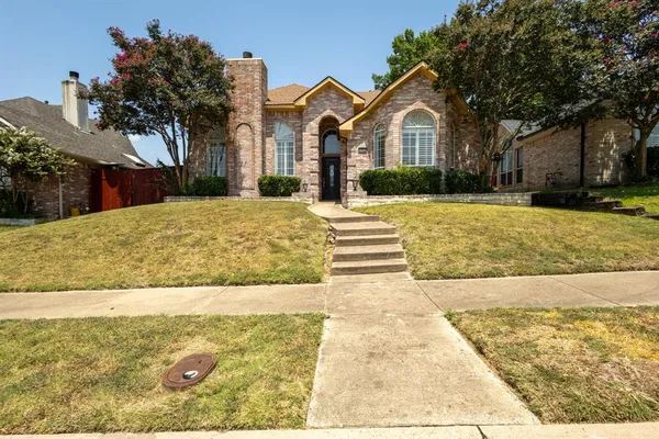 $2,500 | 1726 Northampton Drive, Rowlett, TX 75089