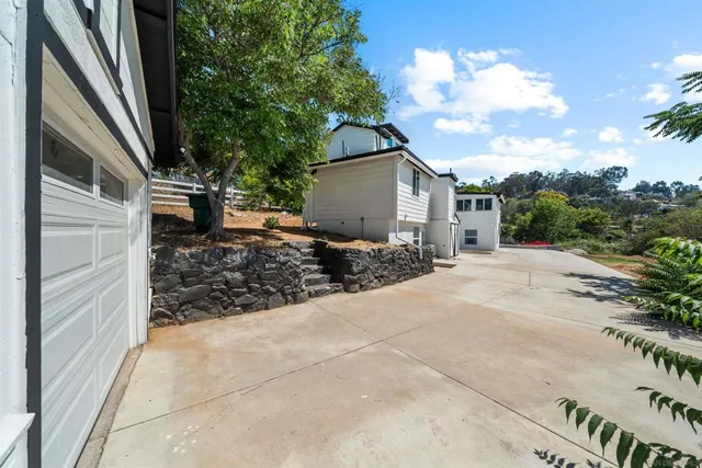 $800 | 1730 Vista Del Valle Boulevard, Unit 1 ROOM FOR RENT IN 3, El Cajon, CA 92019