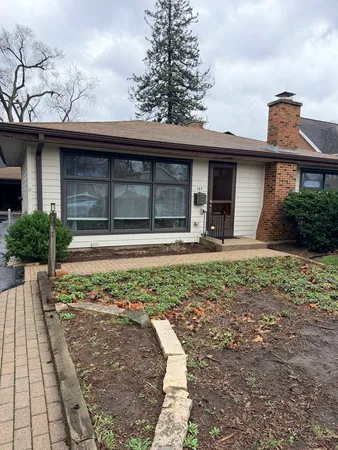 $3,300 | 137 Richard Avenue, Elmhurst, IL 60126