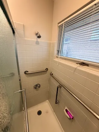 $3,300 | 137 Richard Avenue, Elmhurst, IL 60126