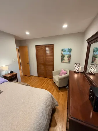 $3,300 | 137 Richard Avenue, Elmhurst, IL 60126