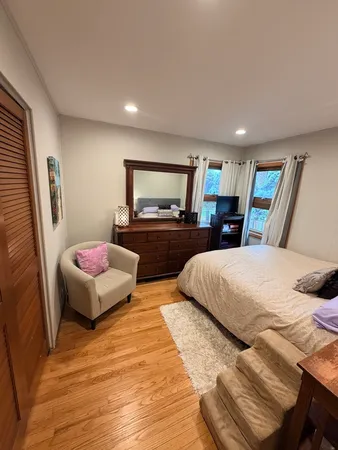 $3,300 | 137 Richard Avenue, Elmhurst, IL 60126