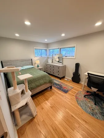 $3,300 | 137 Richard Avenue, Elmhurst, IL 60126