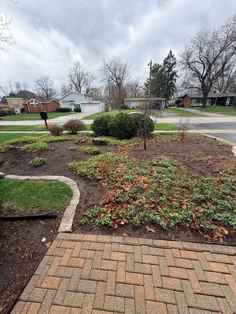 $3,300 | 137 Richard Avenue, Elmhurst, IL 60126