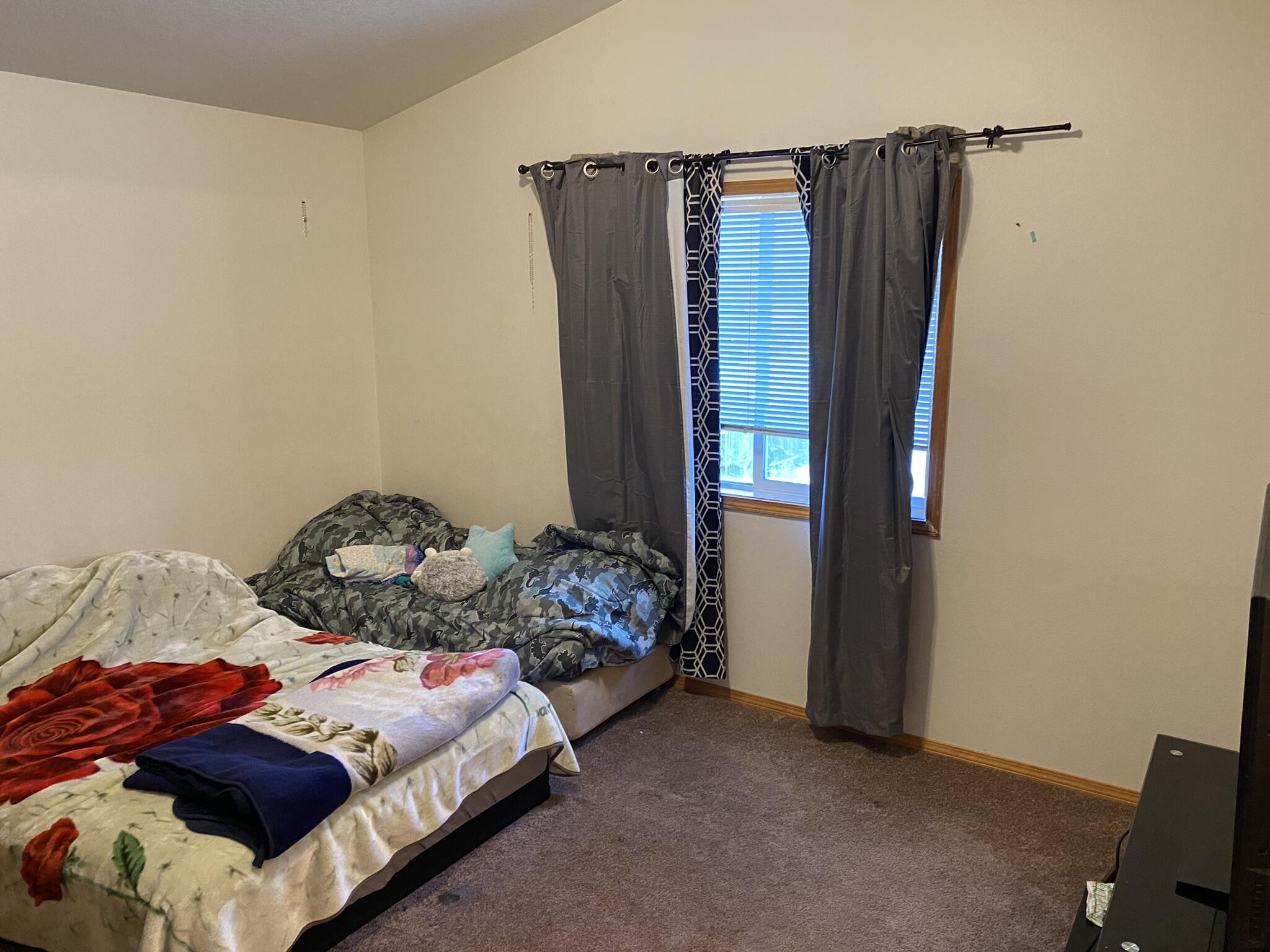328 Center Ridge Drive Culver, OR 97734 - Photo 7 of 15 Large Master Bedroom