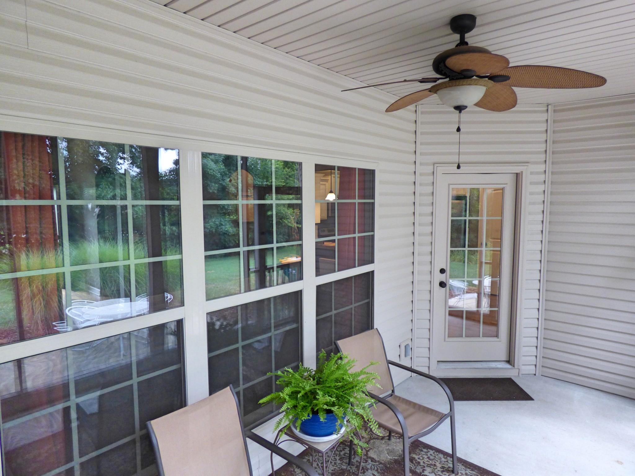 1076 Golf View Way Spring Hill, TN 37174 - Photo 17 of 19 a room with furniture and potted plant