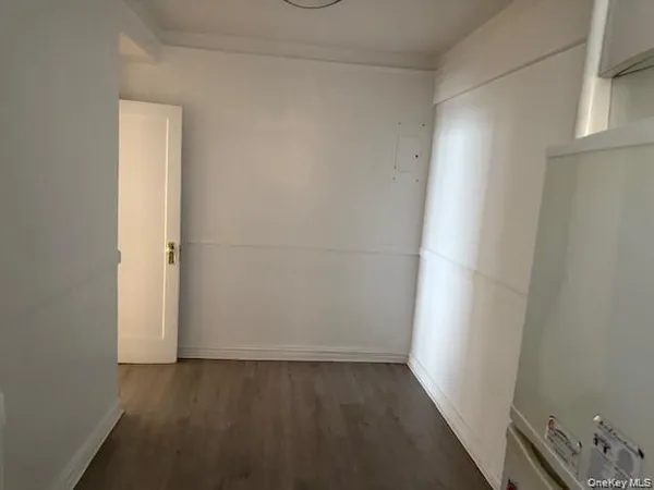 an empty room with a empty space