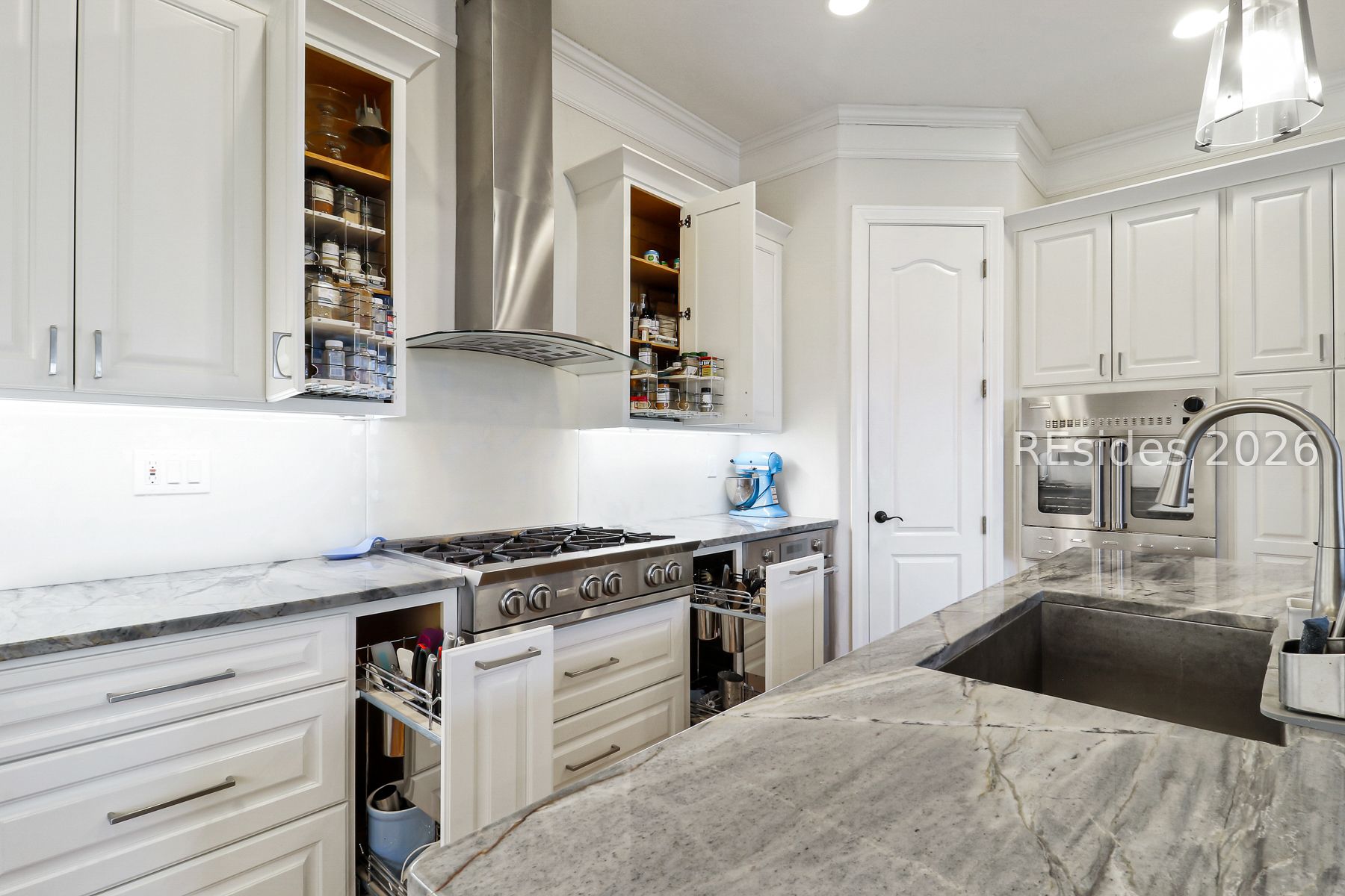 347 Broadview Drive Ridgeland, SC 29936 - Photo 16 of 100 Newly Upgraded Master Chef Kitchen