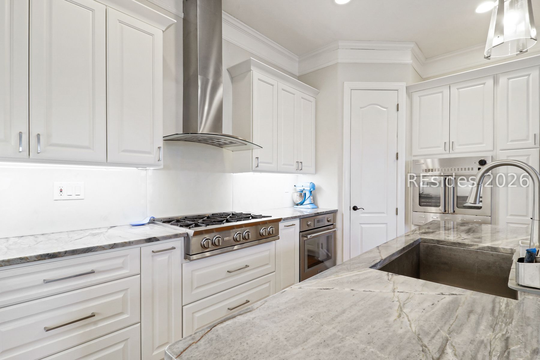 347 Broadview Drive Ridgeland, SC 29936 - Photo 17 of 100 Newly Upgraded Master Chef Kitchen