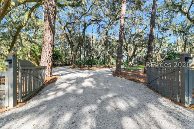 $1,095,000 | 347 Broadview Drive, Ridgeland, SC 29936