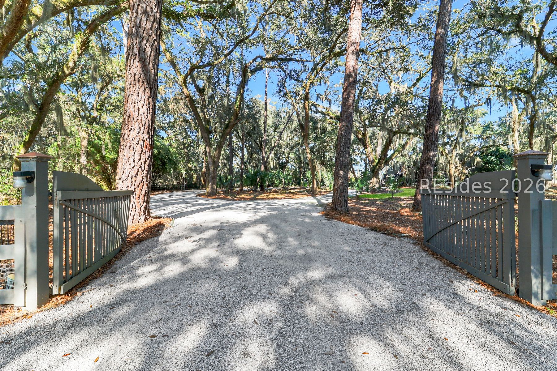 347 Broadview Drive Ridgeland, SC 29936 - Photo 27 of 100 Drive Entrance