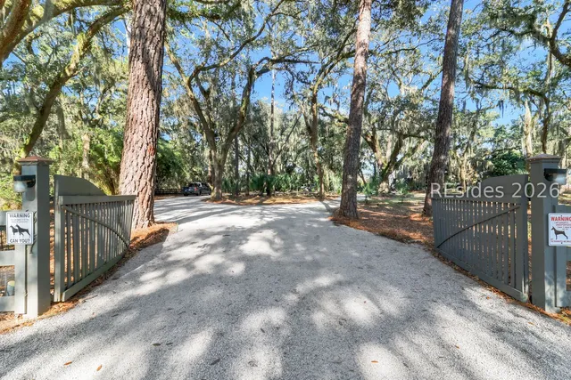 $1,095,000 | 347 Broadview Drive, Ridgeland, SC 29936