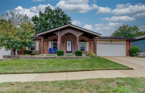 $360,000 | 752 Rockridge Drive, Manchester, MO 63021