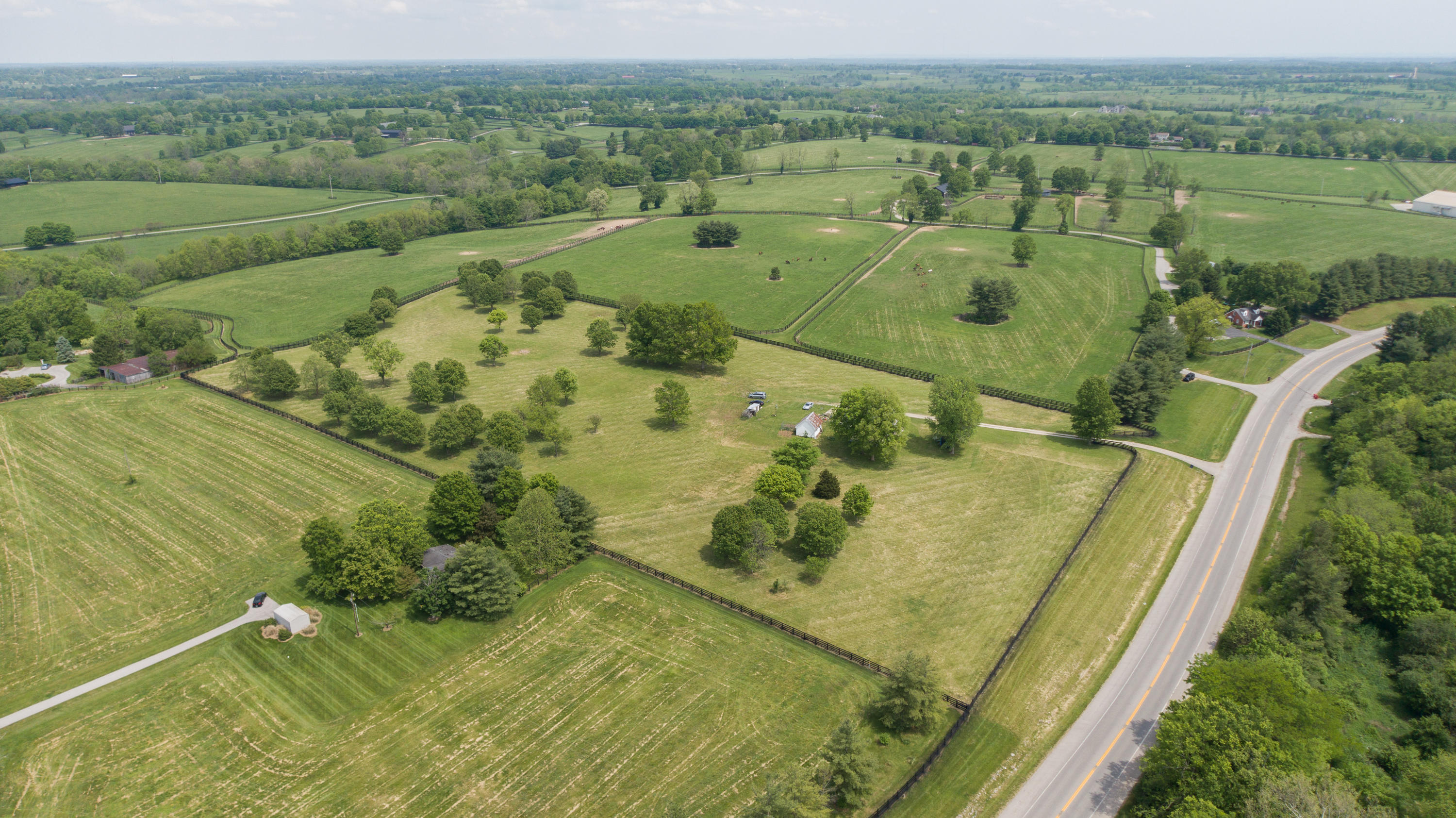 5768 Tates Creek Road Lexington, KY 40515 - Photo 26 of 35 DJI_0009