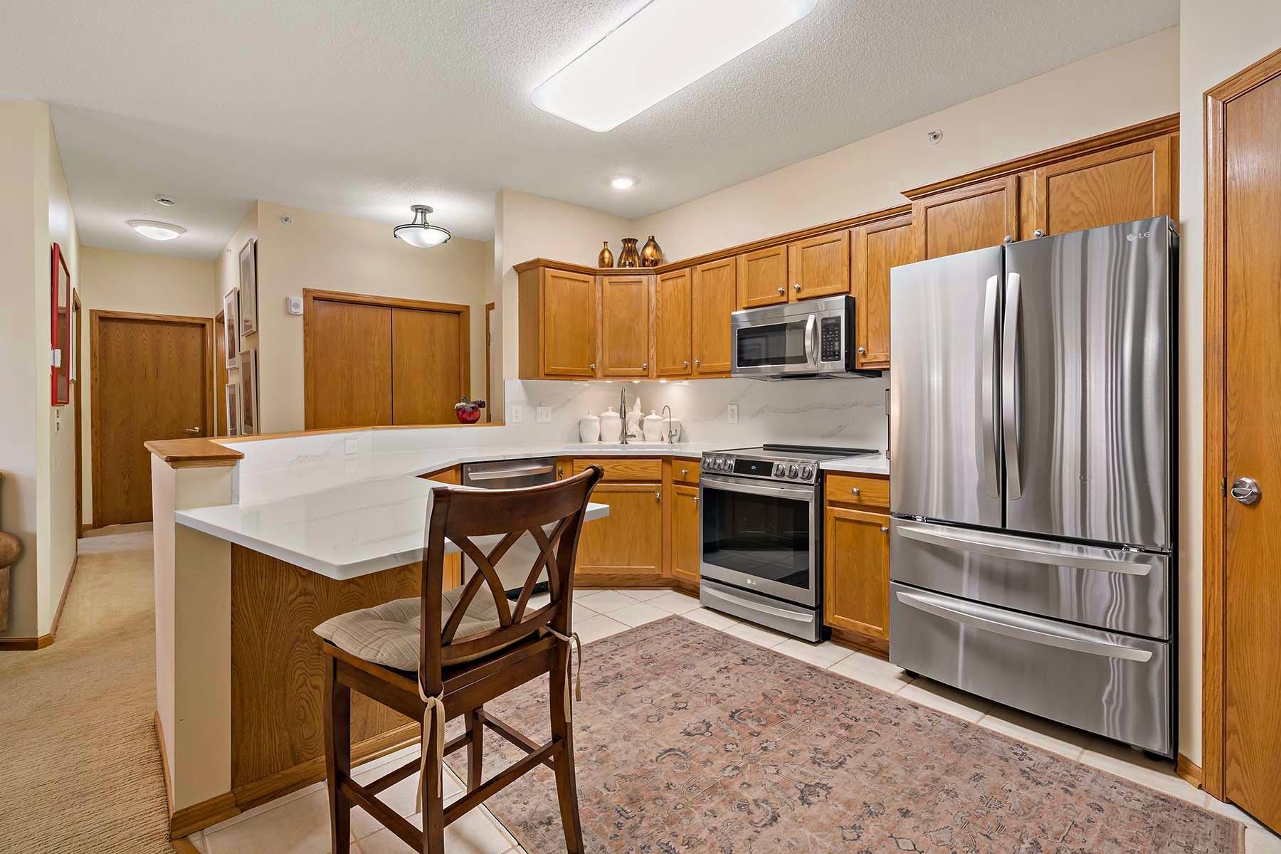 5985 Rowland Road, Unit 204 Minnetonka, MN 55343 - Photo 11 of 36