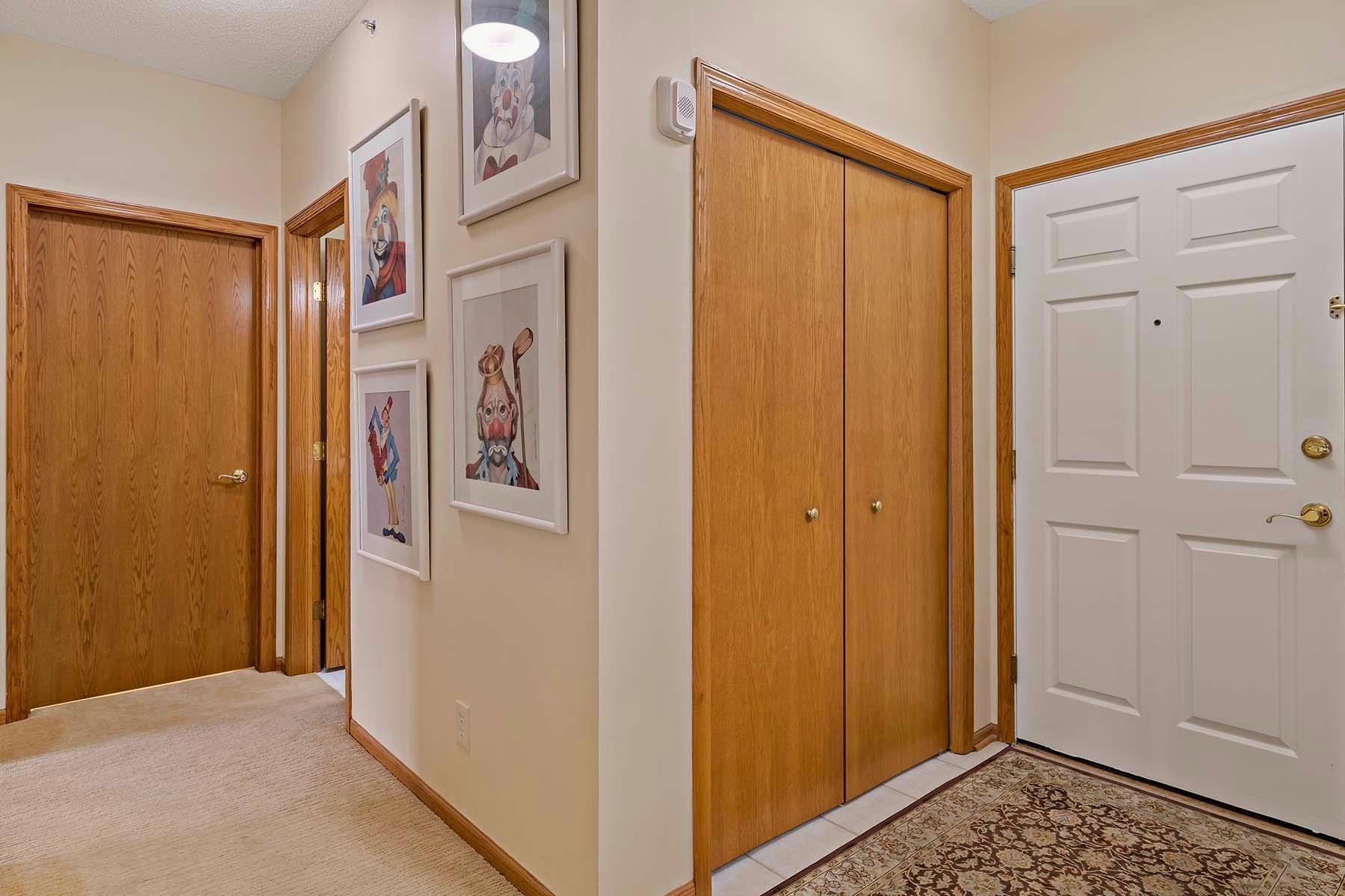 5985 Rowland Road, Unit 204 Minnetonka, MN 55343 - Photo 8 of 36