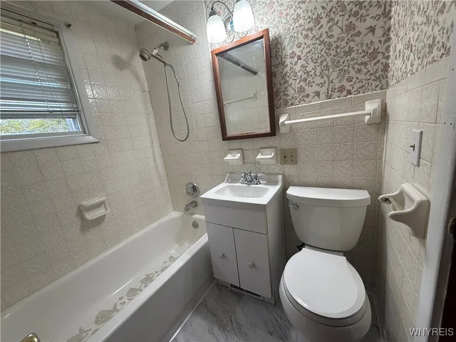 $1,600 | 246 Crisfield Avenue, Cheektowaga, NY 14206