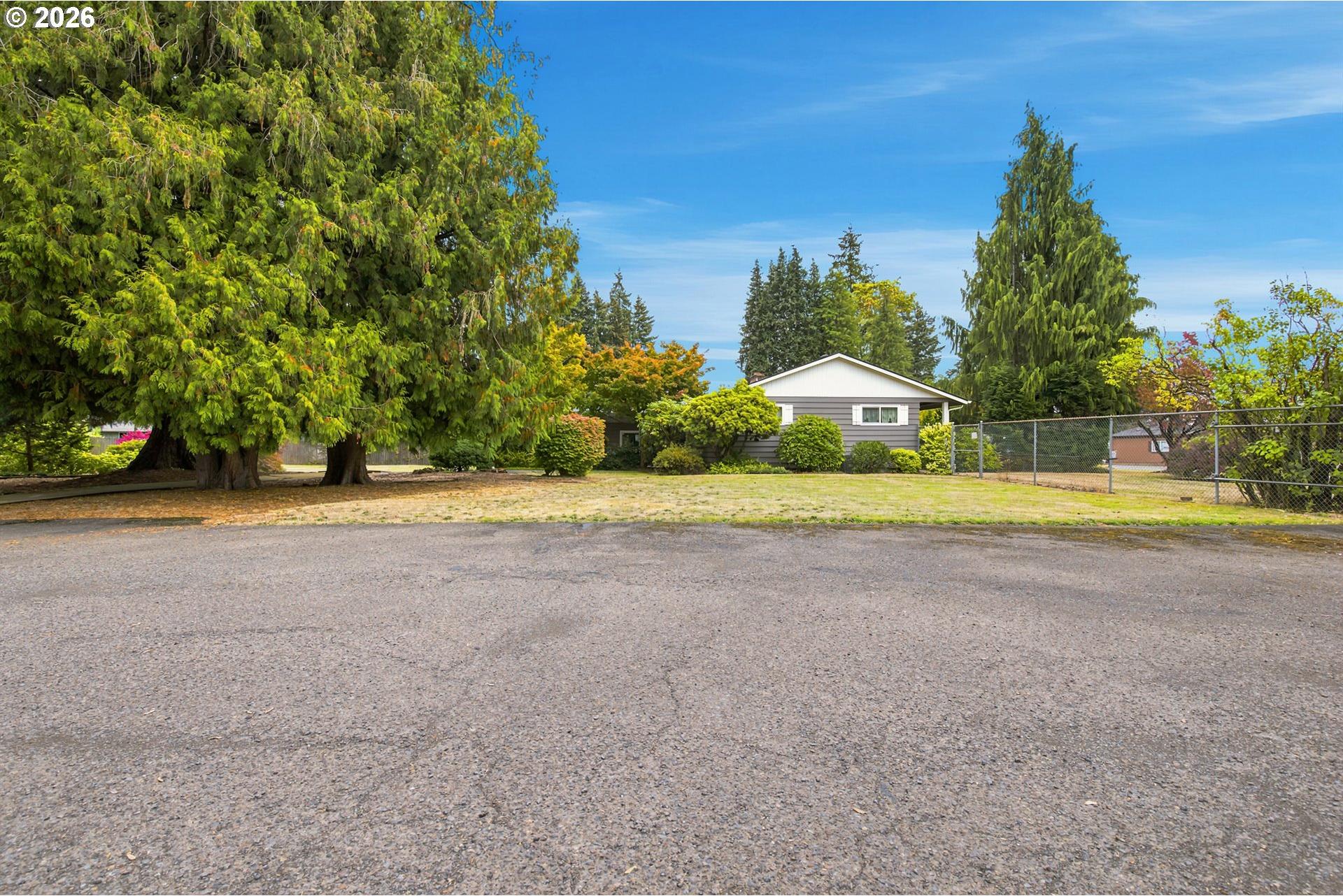 8123 Southeast Roots Road Milwaukie, OR 97267 - Photo 11 of 48 Gallery Image 11