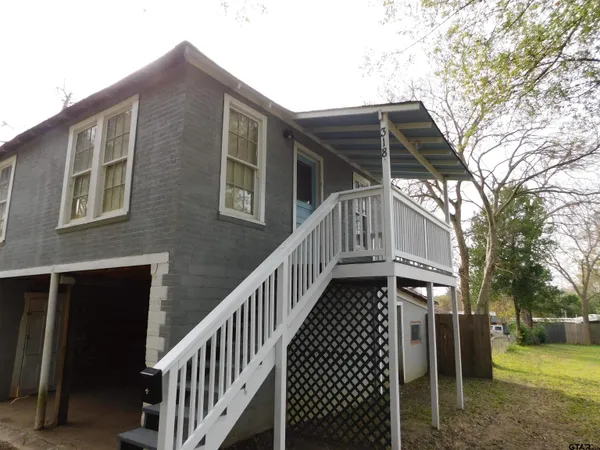 $1,350 | 318 East South Street, Unit B, Lindale, TX 75771
