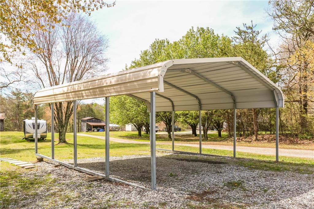 9164 County Line Road Kernersville, NC 27284 - Photo 19 of 29 Gallery Image 19