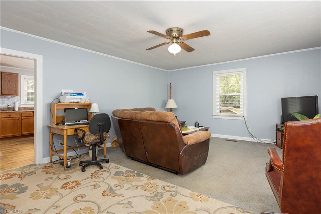 9164 County Line Road Kernersville, NC 27284 - Photo 3 of 29 Gallery Image 3