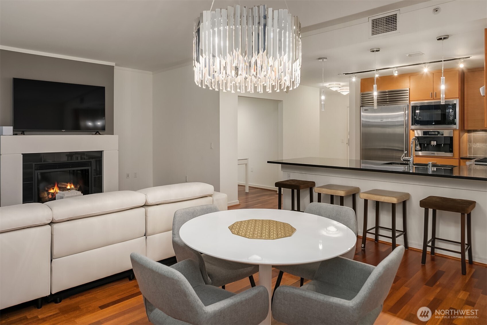819 Virginia Street, Unit 3206 Seattle, WA 98101 - Photo 8 of 28