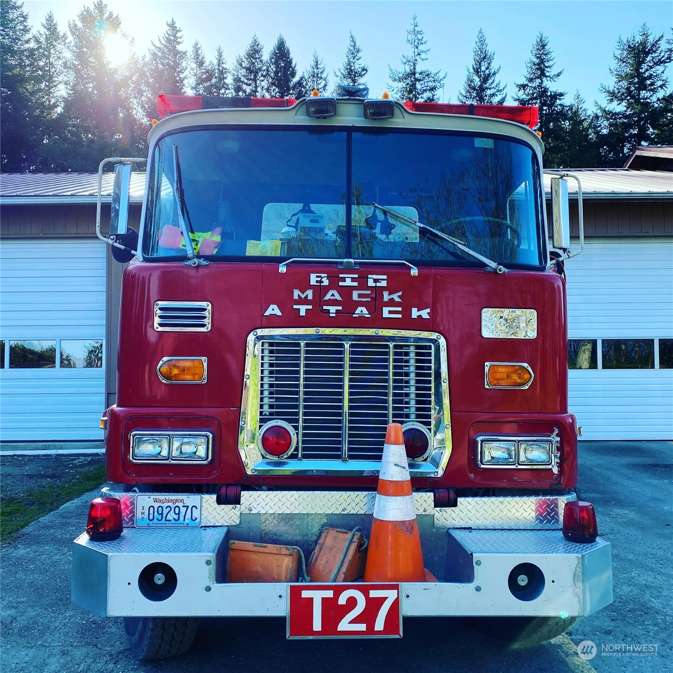 83-B Port Gardner Drive Hat Island, WA 98201 - Photo 27 of 33 a front view of a building with sign