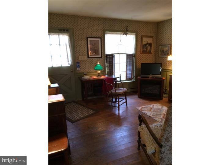 512 Twinbrook Road Perkasie, PA 18944 - Photo 2 of 17 Living Room