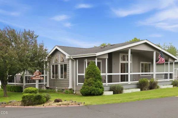 $425,000 | 756 Northeast Sioux Court, Redmond, OR 97756