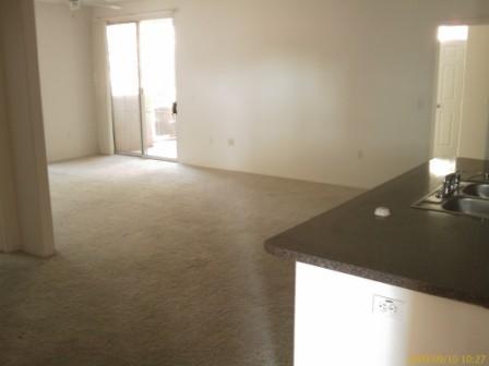 911 East Camelback Road, Unit 13 Phoenix, AZ 85014 - Photo 2 of 8 Family room