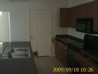 911 East Camelback Road, Unit 13 Phoenix, AZ 85014 - Photo 3 of 8 Kitchen