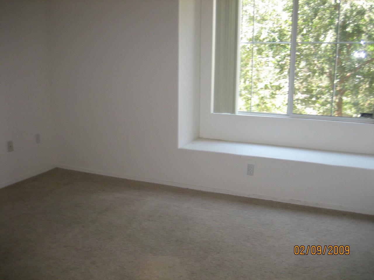 911 East Camelback Road, Unit 13 Phoenix, AZ 85014 - Photo 4 of 8 Master bed