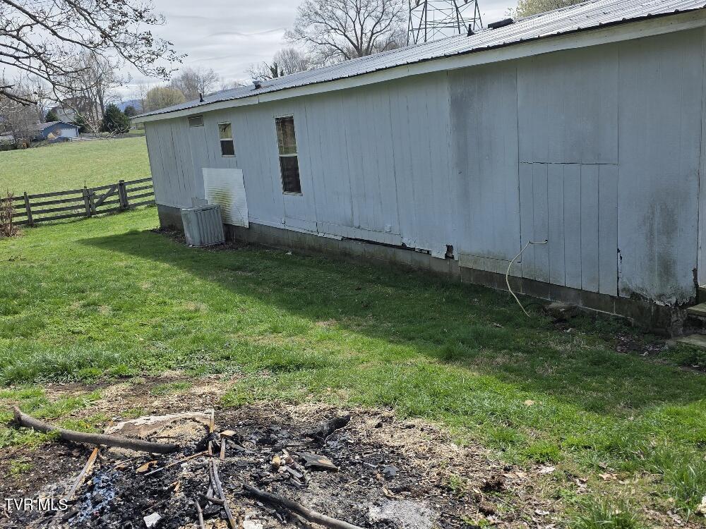 549 Peoples Road Bristol, TN 37620 - Photo 3 of 15 20260318_133550_resized