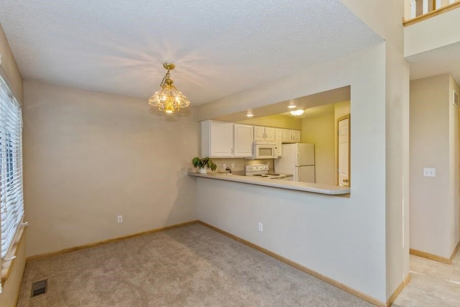 1633 Ranier Drive Iowa City, IA 52246 - Photo 6 of 27 Gallery Image 6